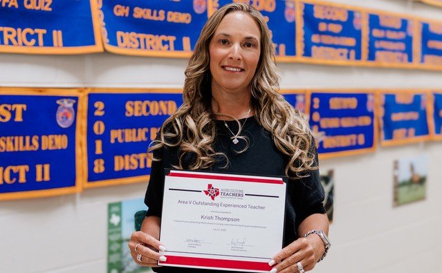 stories/kristi-thompson-atat-teach-of-year.jpg